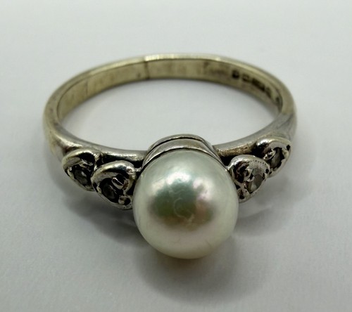 Beautiful 9ct gold pearl - pearl, and