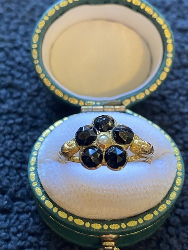 Georgian 9ct gold with faceted - 9ct,