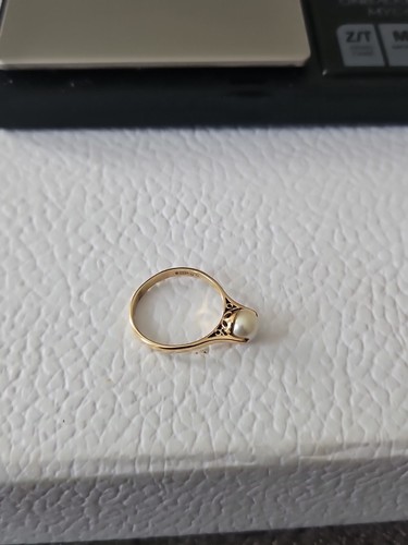 Gold pearl ring - 9,