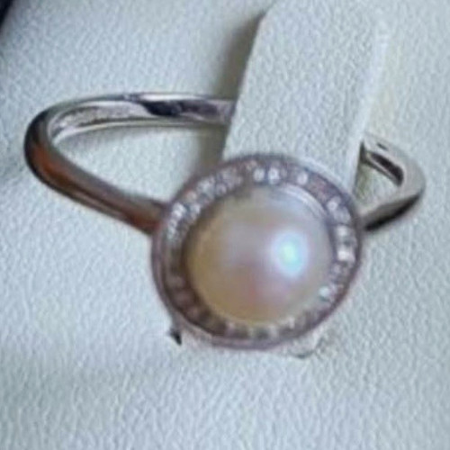 White gold round pearl halo - white,