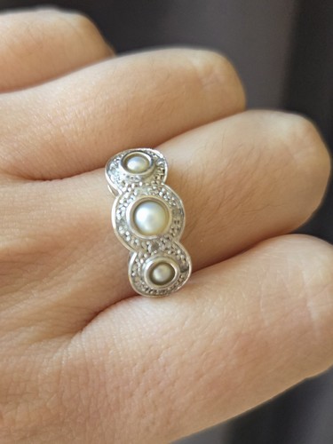 9ct solid gold ring - solid,