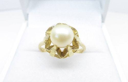 9ct gold pearl ring - 9ct,