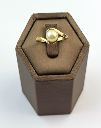9ct yellow gold - yellow,